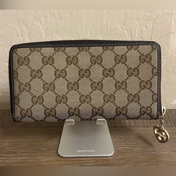 Gucci Beige and Brown Zip-Around Wallet - Picture 2 of 10